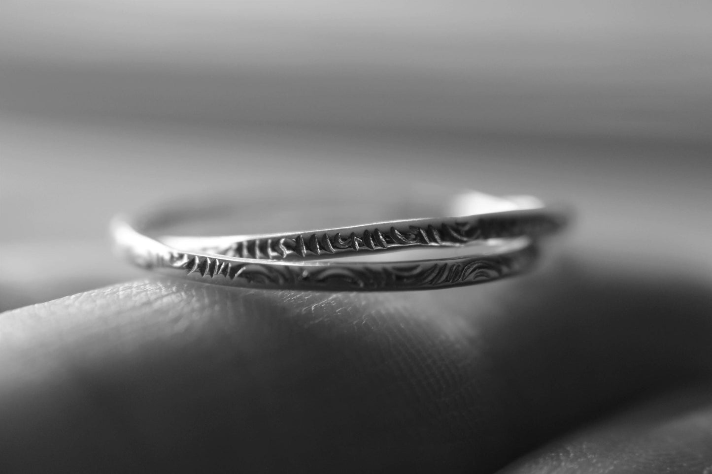 Textured Interlocking Rings, Thumb Ring, Thumb Ring, Textured Rings, Rolling Ring, Stacking Ring, Minimalist Ring, Unique Ring, Interlocking