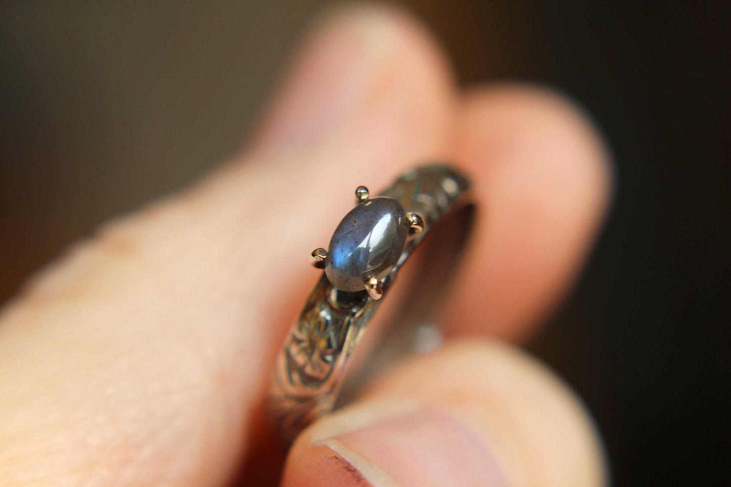 Labradorite Ring, Natural Labradorite Ring, Floral Labradorite Ring, Boho Ring, Stacking Ring, Floral Band, Boho Ring, Natural, Gift