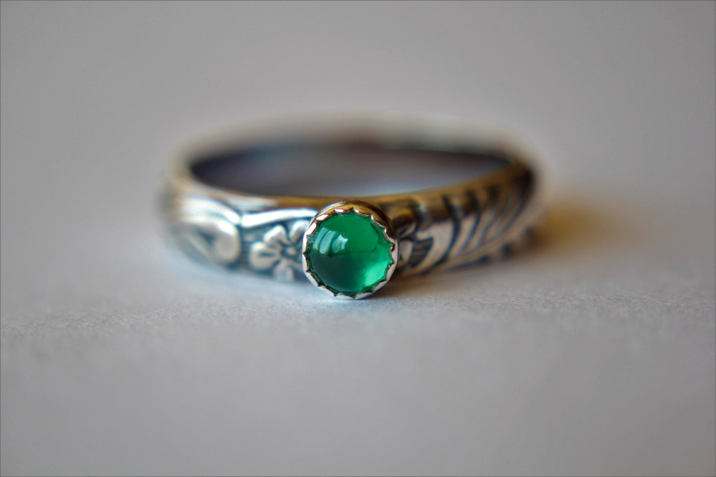 Emerald Ring, Floral Emerald Ring, May Birthstone Ring, Boho Ring, Stacking Ring, Floral Band, Green Stone, Boho Ring, Wide Band, Gift
