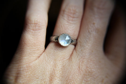 Floral Moonstone Ring, Floral Band, Vintage Floral Ring, Antique Silver Ring, Moonstone Band, Floral Jewelry, Thick Floral Moonstone Ring