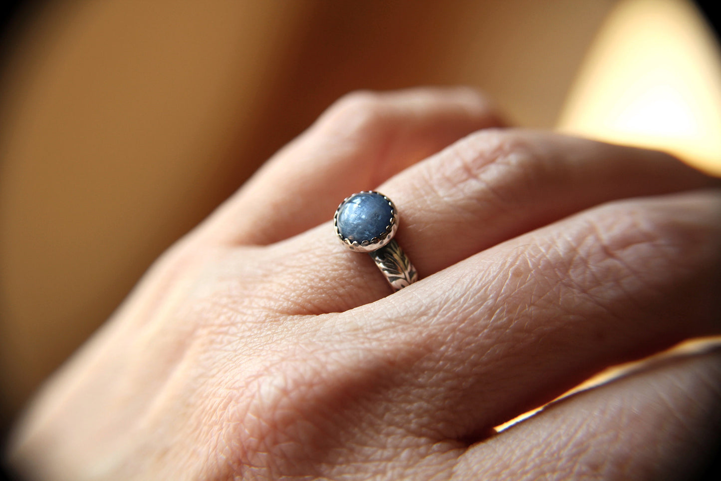 Kyanite Floral Ring, Floral Band, Vintage Floral Ring, Antique Silver Ring, Kyanite Band, Floral Jewelry, Stacking Ring, Thick Floral Ring